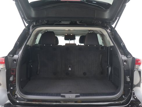 Used 2023 Toyota Highlander L AWD/4WD image 17