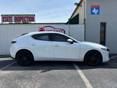 Used 2019 MAZDA MAZDA3 Hatchback w/ Premium Package image 7