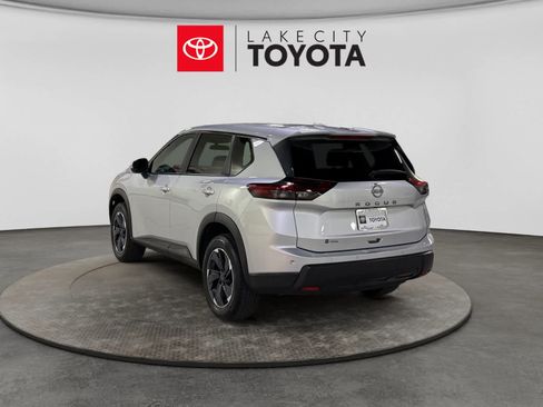 Used 2025 Nissan Rogue SV FWD image 5