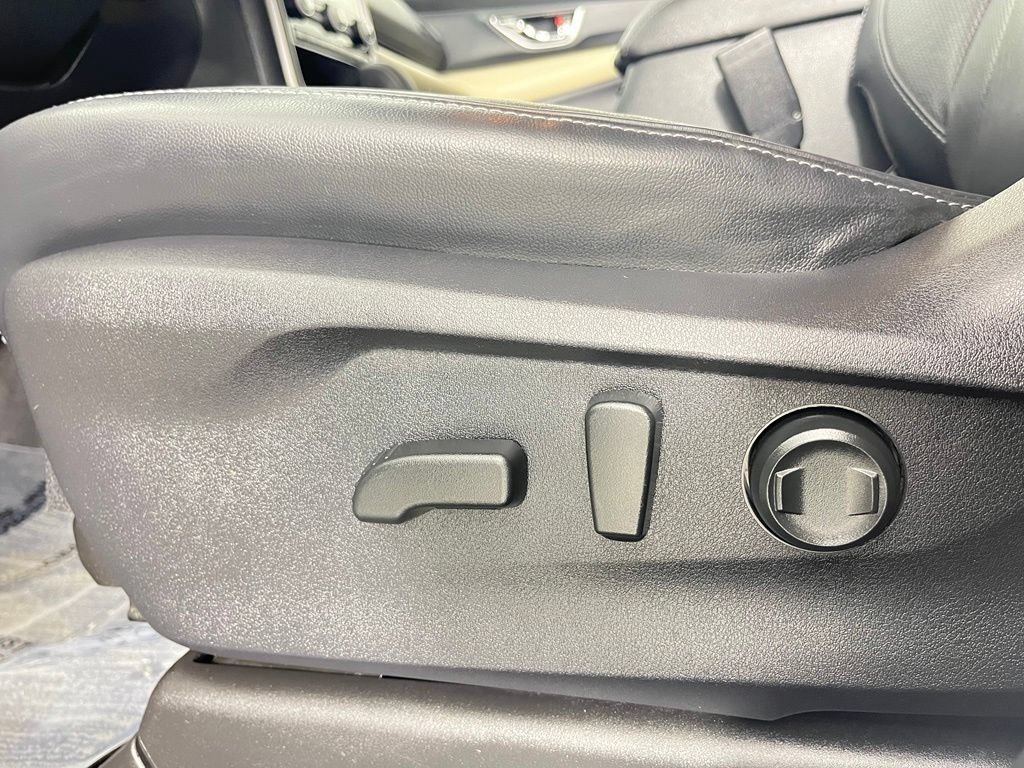 Used 2022 Subaru Ascent Limited AWD/4WD image 12