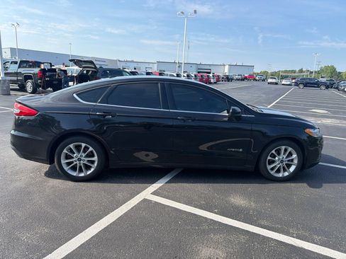 Used 2019 Ford Fusion SE FWD image 7