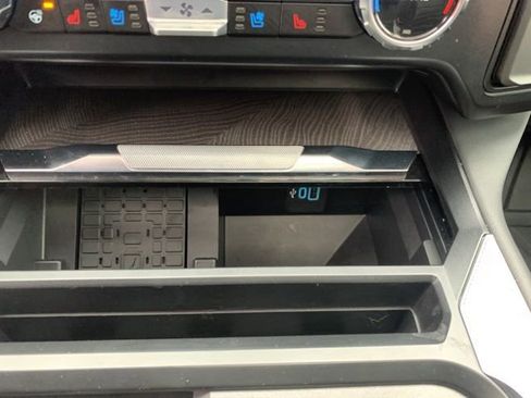 Certified 2024 Ford F250 Platinum image 35