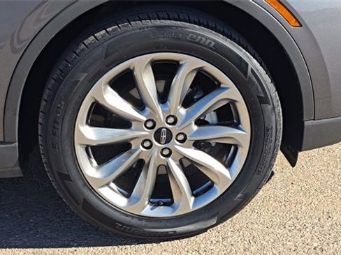 Used 2022 Lincoln Corsair FWD w/ Premium Package image 34