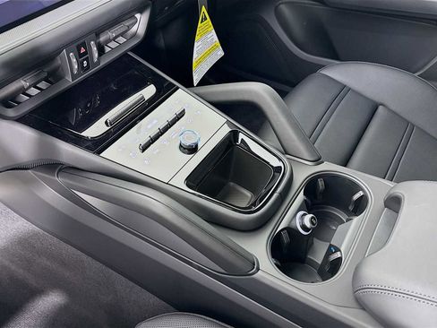 New 2026 Porsche Cayenne S image 21