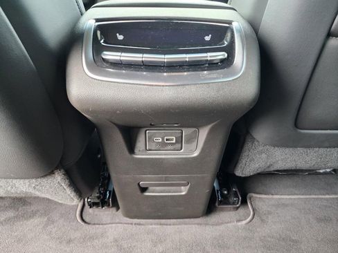 Used 2024 Cadillac XT6 Premium Luxury image 17