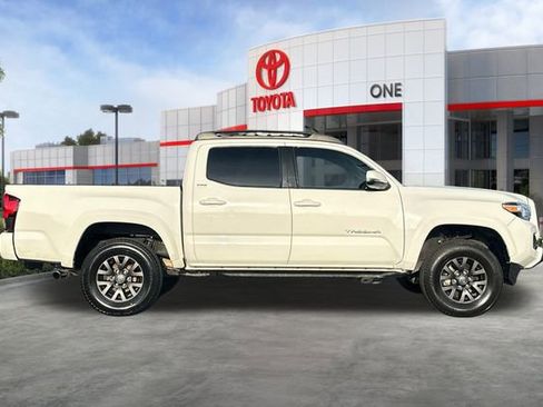 Certified 2021 Toyota Tacoma SR5 image 3