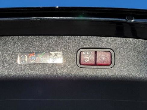 Used 2025 Mercedes-Benz GLC 43 AMG 4MATIC image 9