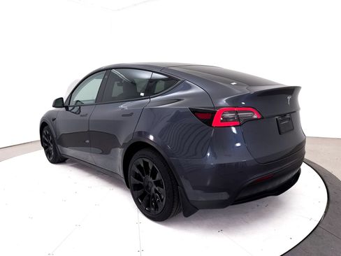 Used 2021 Tesla Model Y Long Range AWD/4WD image 16