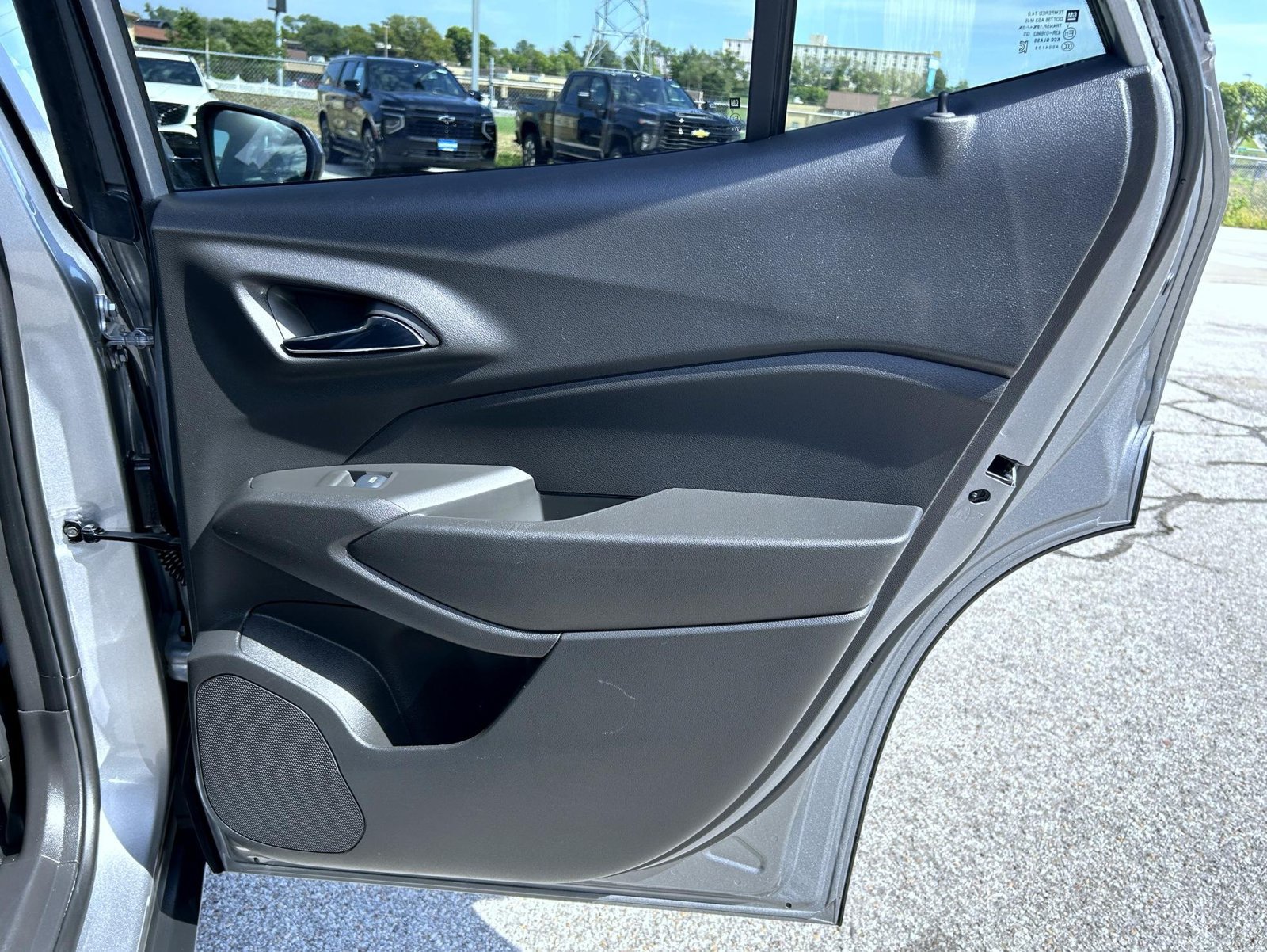 Used 2025 Chevrolet Trax LT w/ Driver Confidence Package FWD image 18