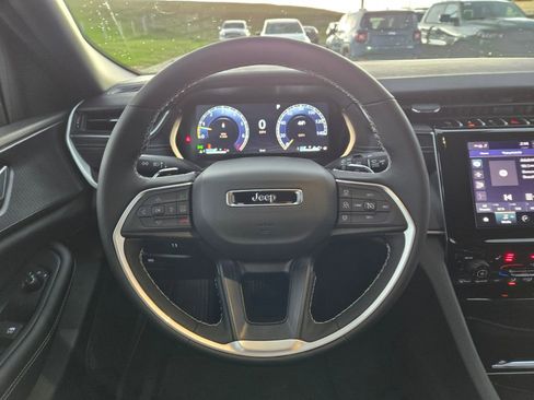 New 2026 Jeep Grand Cherokee L Laredo AWD/4WD image 17