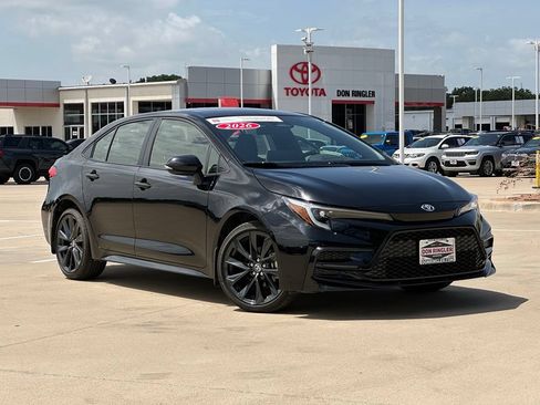 Used 2026 Toyota Corolla SE w/ SE Premium Package FWD image 1