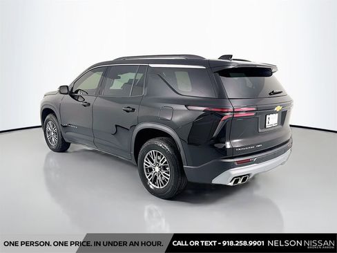 Used 2026 Chevrolet Traverse LT AWD/4WD image 7
