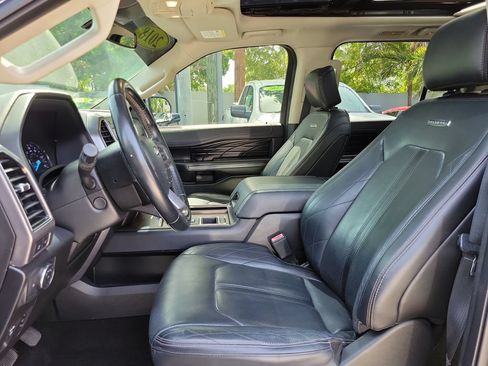 Used 2018 Ford Expedition Platinum RWD image 16