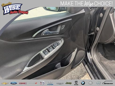 Used 2023 Chevrolet Malibu LS FWD image 10