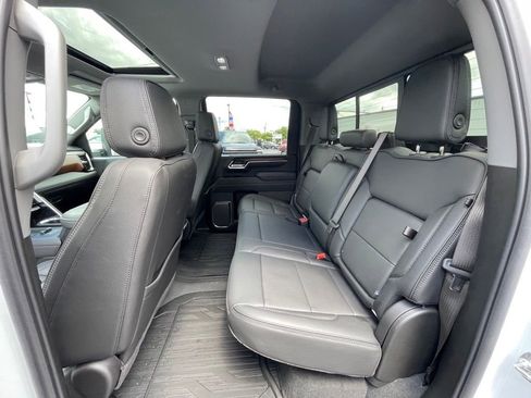 Used 2025 GMC Sierra 3500 Denali w/ Denali Reserve Package AWD/4WD image 18