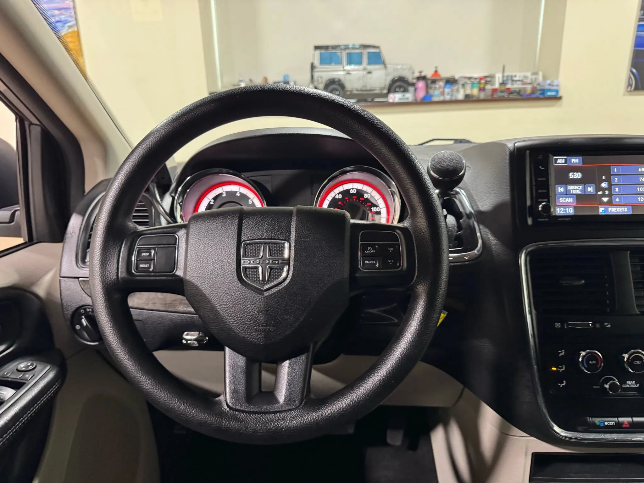 Used 2018 Dodge Grand Caravan SE FWD image 53