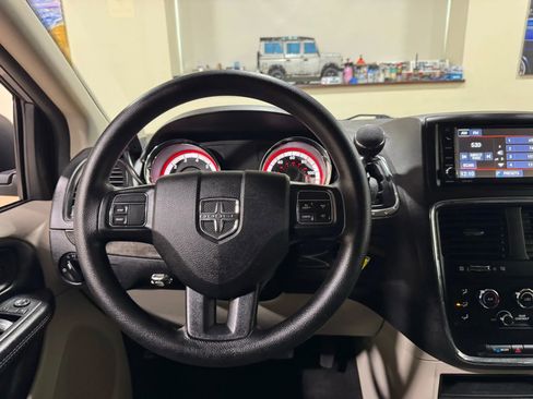 Used 2018 Dodge Grand Caravan SE image 53