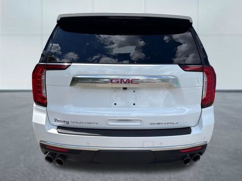 Used 2022 GMC Yukon XL Denali AWD/4WD image 3