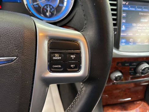Used 2014 Chrysler 300 image 22