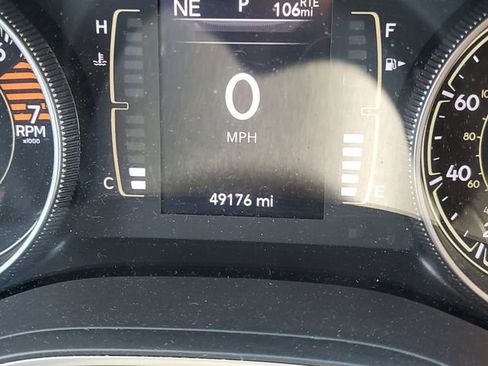 Used 2019 Jeep Cherokee Latitude w/ Cold Weather Group image 19