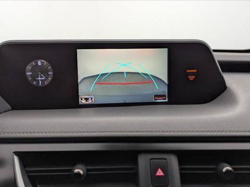 Used 2020 Lexus UX 200 w/ Accessory Package FWD image 28