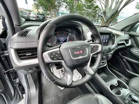 Used 2023 GMC Terrain SLT FWD image 10