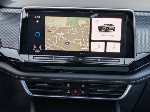 Used 2024 Volkswagen Atlas Cross Sport SEL Premium R-Line image 23