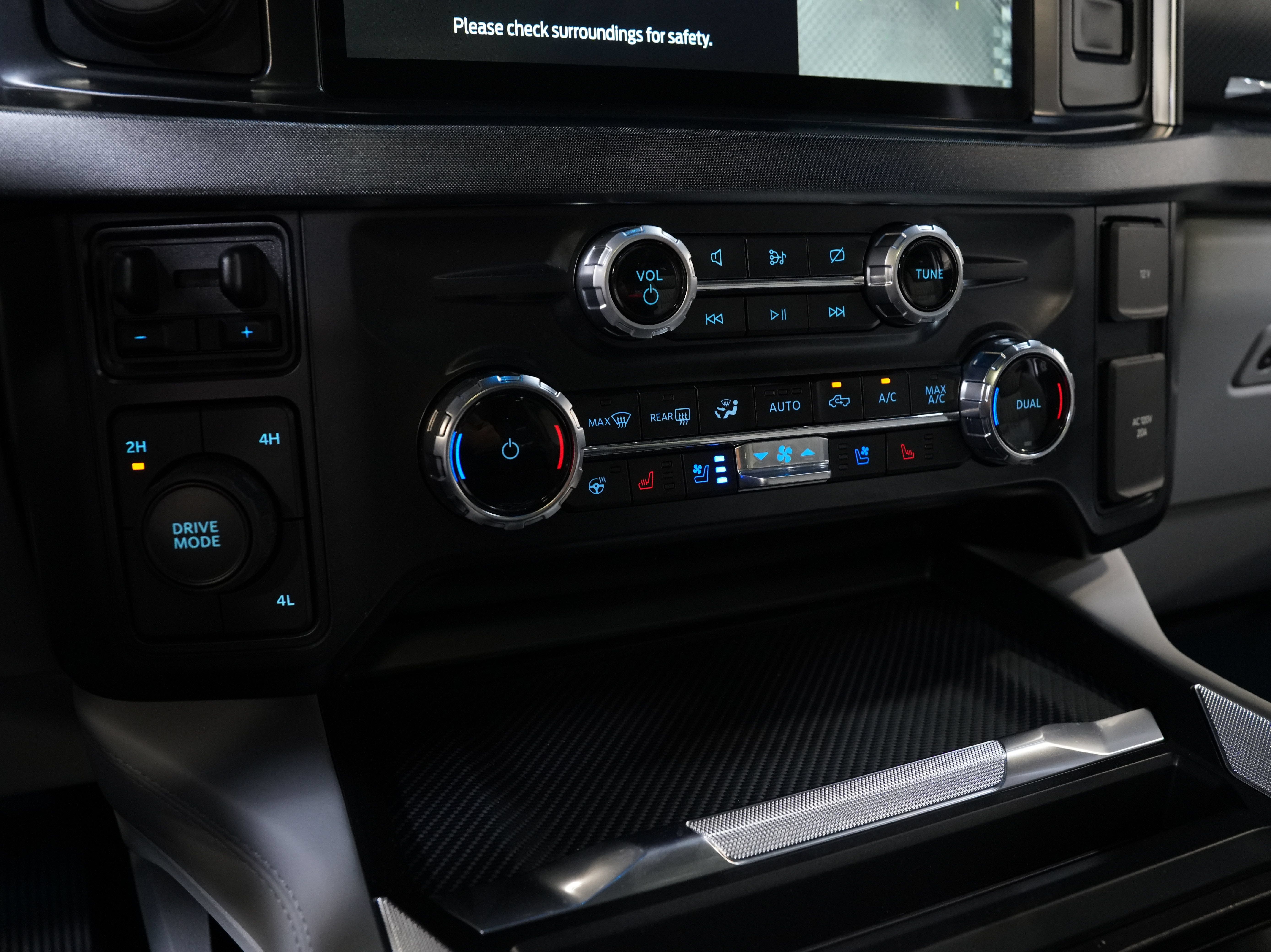 Used 2024 Ford F350 Limited AWD/4WD image 54