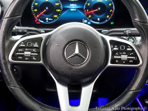 Used 2021 Mercedes-Benz GLB 250 4MATIC w/ Premium Package image 19