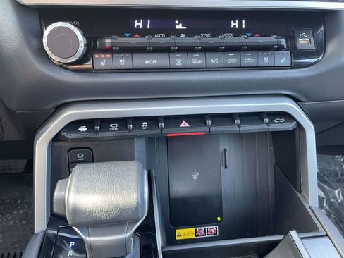 Used 2025 Toyota Tundra Platinum image 42