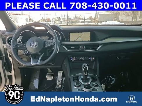 Used 2022 Alfa Romeo Stelvio Veloce image 12