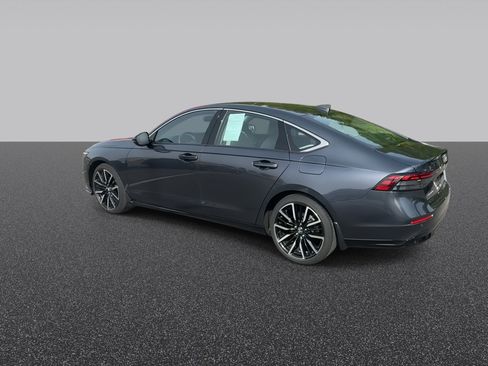 Used 2023 Honda Accord Touring image 7