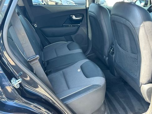 Used 2022 Kia Niro EX w/ Cold Weather Package image 14