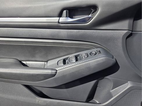 Used 2019 Nissan Altima 2.5 SV FWD image 19