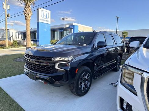 Used 2022 Chevrolet Tahoe Z71 w/ Luxury Package AWD/4WD image 3