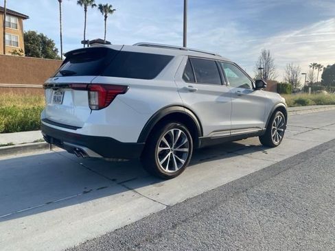 Used 2025 Ford Explorer Platinum w/ Ultimate Package image 5