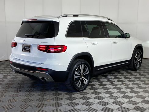 New 2025 Mercedes-Benz GLB 250 4MATIC image 8