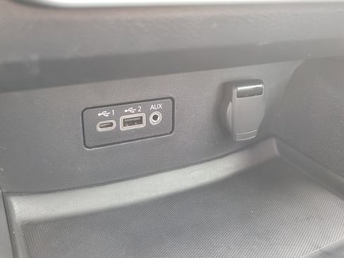 Used 2025 Nissan Altima 2.5 SV FWD image 24