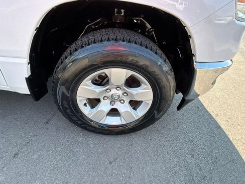 Used 2024 RAM 1500 Big Horn AWD/4WD image 30