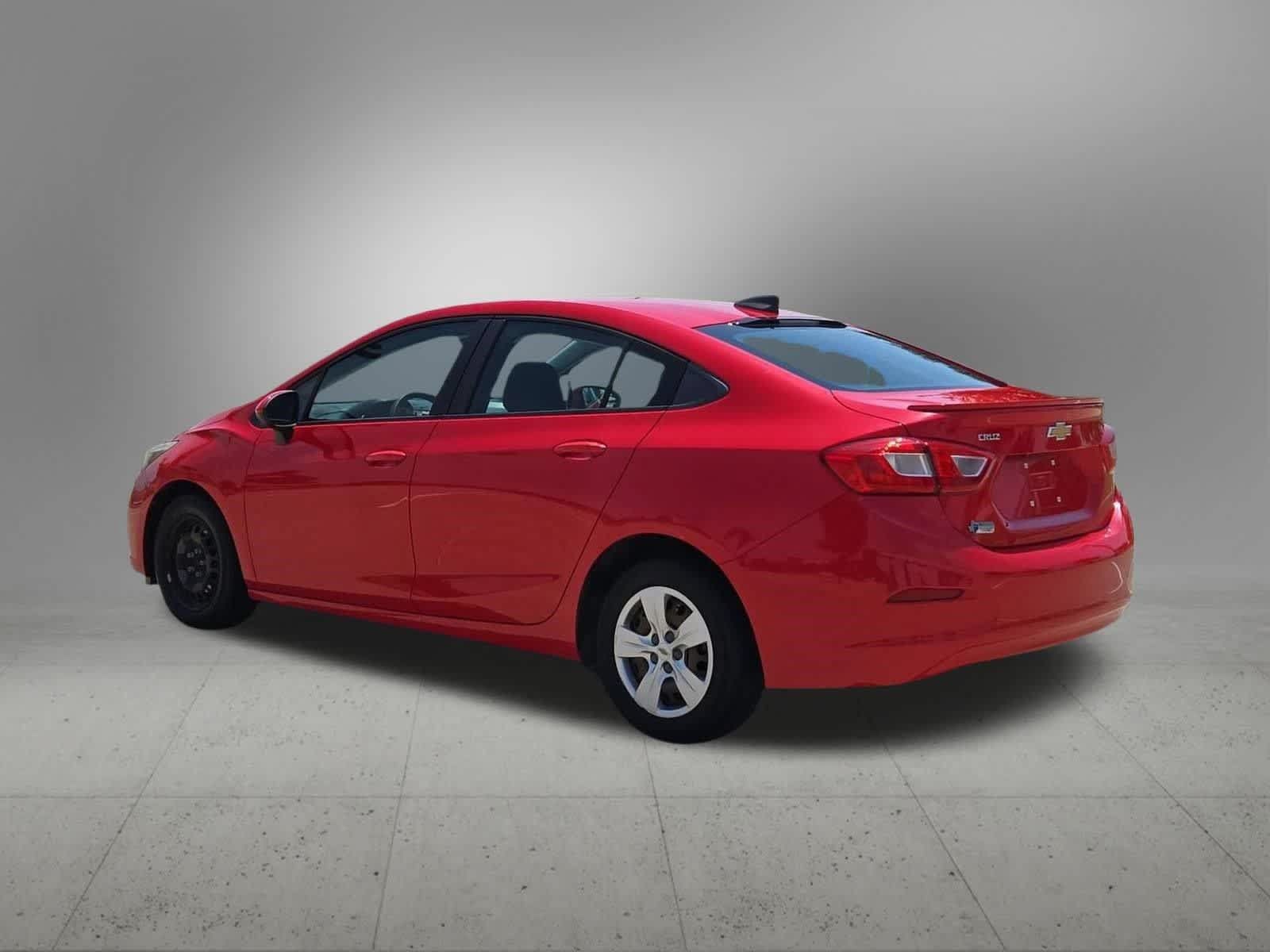 Used 2018 Chevrolet Cruze LS FWD image 4