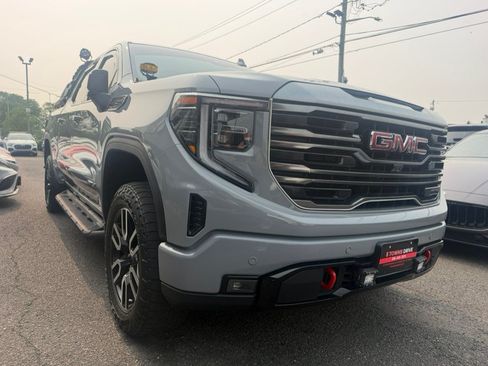 Used 2024 GMC Sierra 1500 AT4 w/ Technology Package AWD/4WD image 19