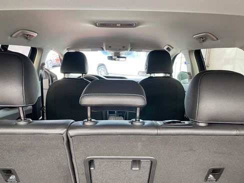 Used 2024 Volkswagen Taos SE image 15