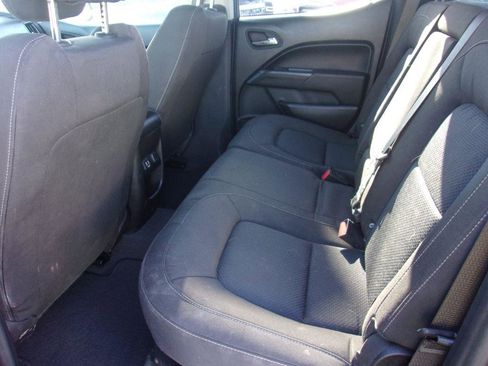 Used 2022 Chevrolet Colorado LT AWD/4WD image 6