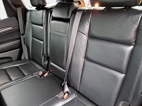 Used 2019 Jeep Grand Cherokee Limited AWD/4WD image 14