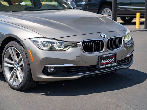 Used 2018 BMW 330i Sedan w/ Premium Package RWD image 4