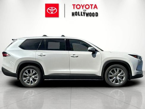New 2026 Toyota Grand Highlander Limited image 3