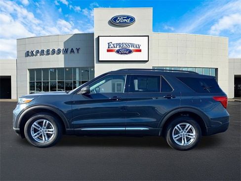 Used 2023 Ford Explorer XLT w/ Equipment Group 202A image 9