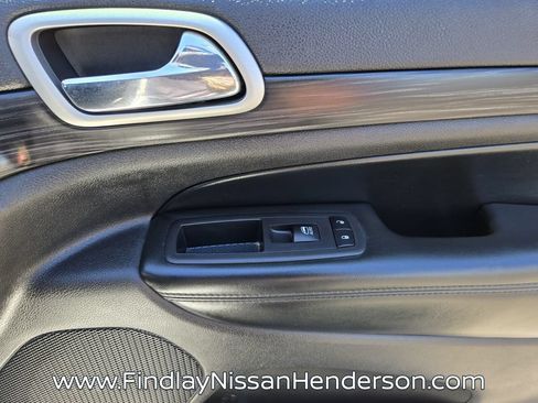 Used 2019 Jeep Grand Cherokee Altitude RWD image 18