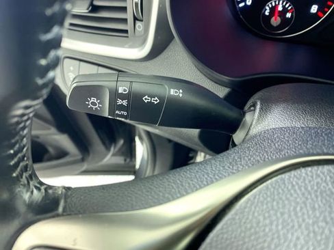 Used 2019 Kia Sorento LX w/ LX Convenience Package image 15