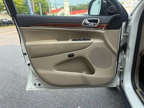Used 2012 Jeep Grand Cherokee Limited w/ Trailer Tow Group AWD/4WD image 42